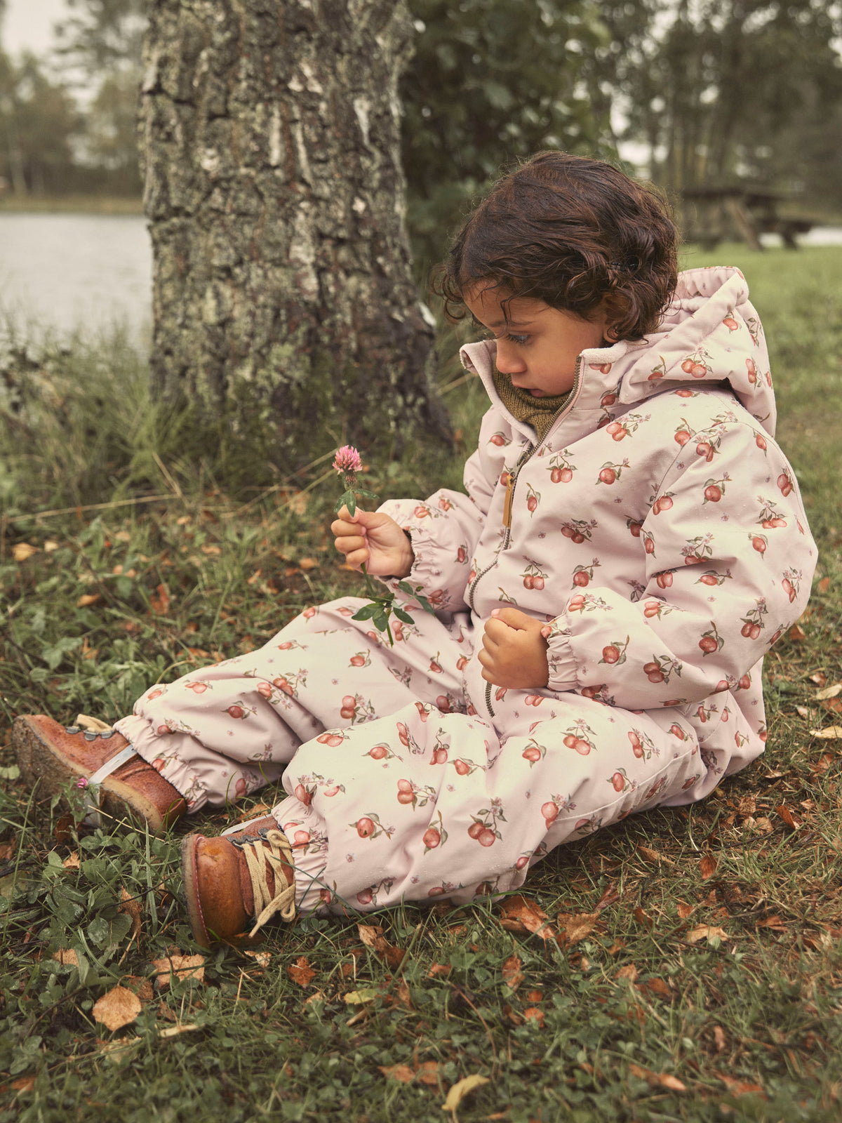 Lil Atelier Lasnow10 - Snowsuit AOP - Hushed Violet / Apples
