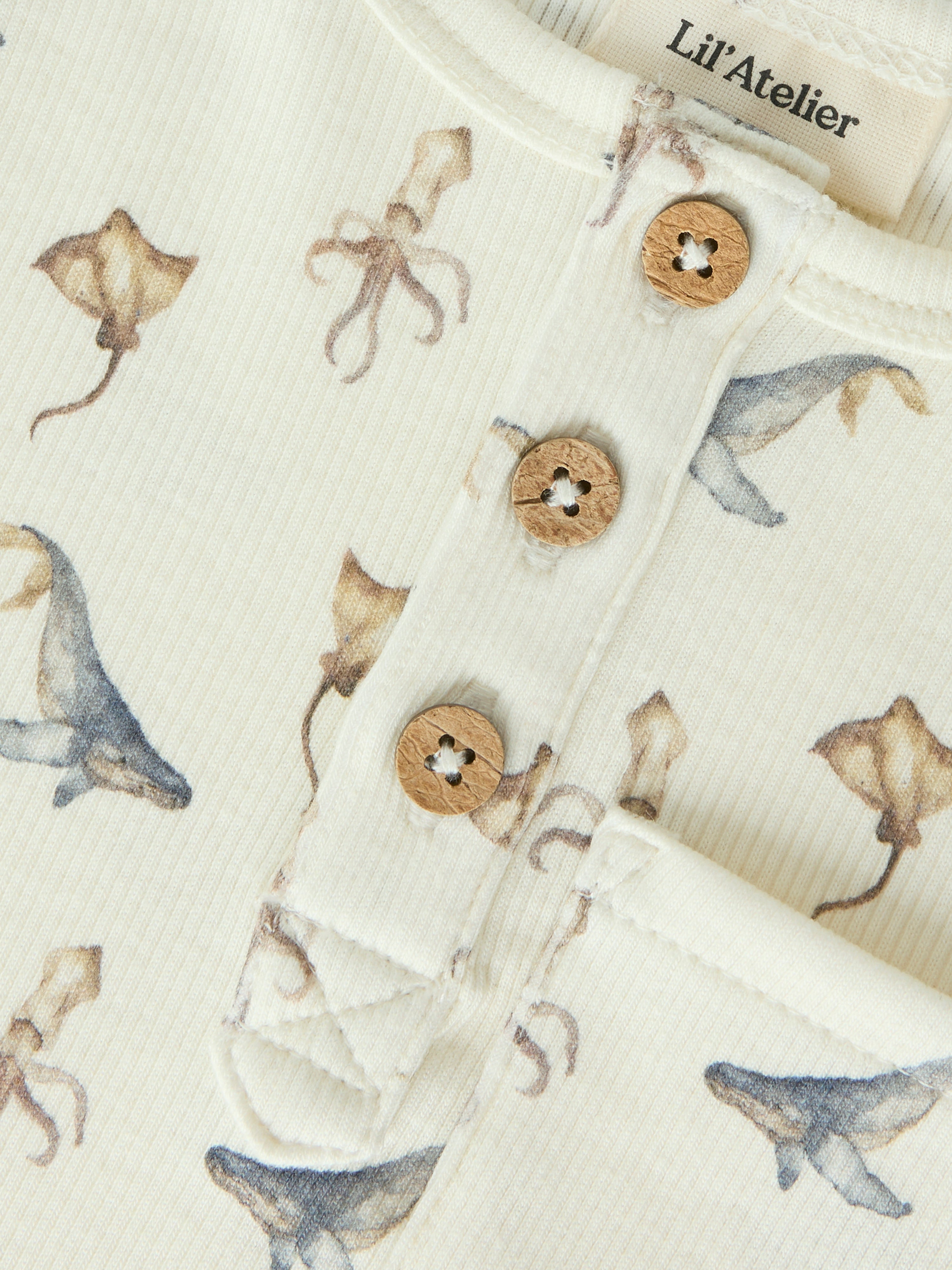 Lil Atelier Lavo Esi SS Slim Top - Coconut Milk/Sea Animals