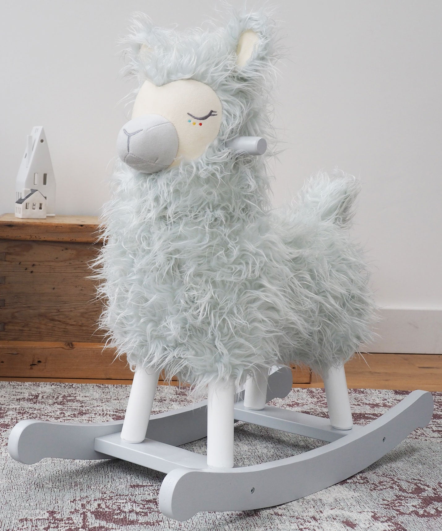 Gyngehest Rio Lama - Little Bird Told Me