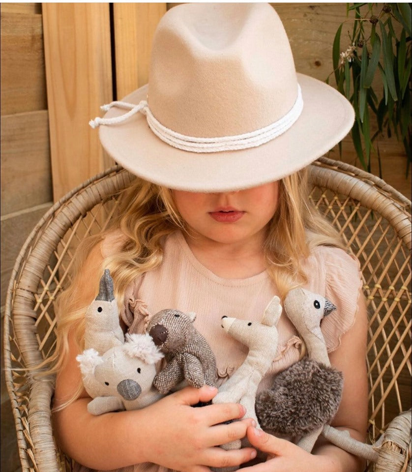 Æsel Rangle - Nana Huchy