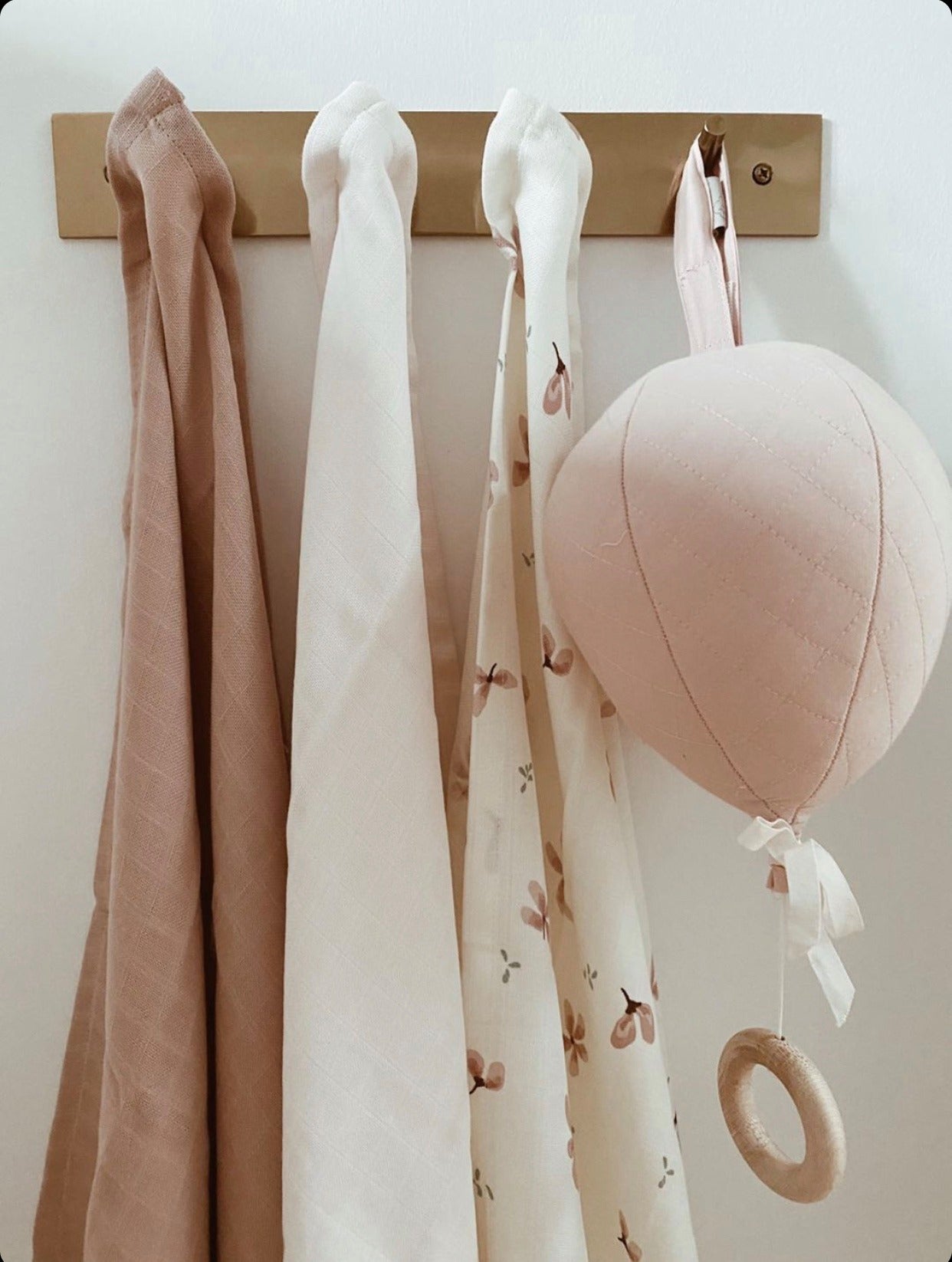 Hagesmæk med Ærmer Pressed Leaves Rose - Cam Cam Copenhagen