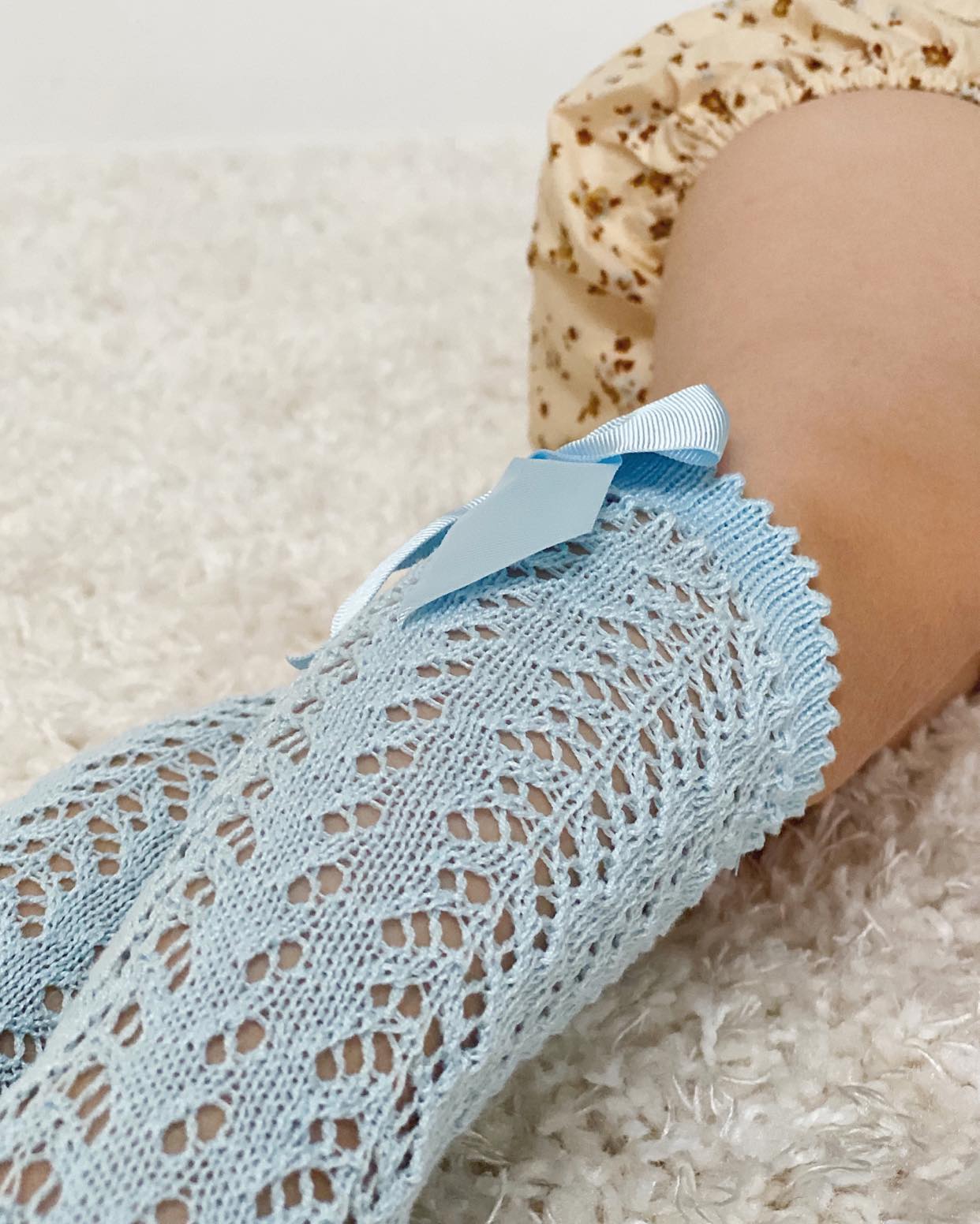 Condor Knæstrømper med Hulmønster & Sløjfe Lyseblå