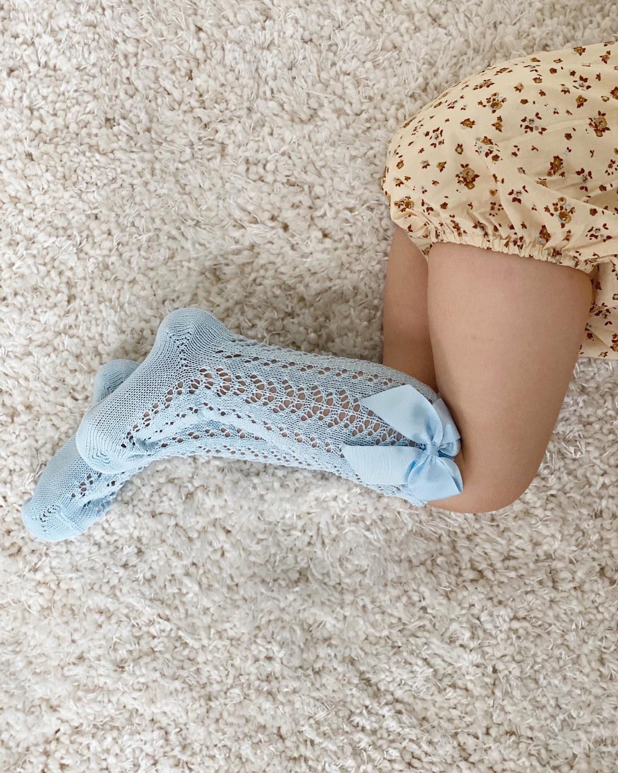 Condor Knæstrømper med Hulmønster & Sløjfe Lyseblå