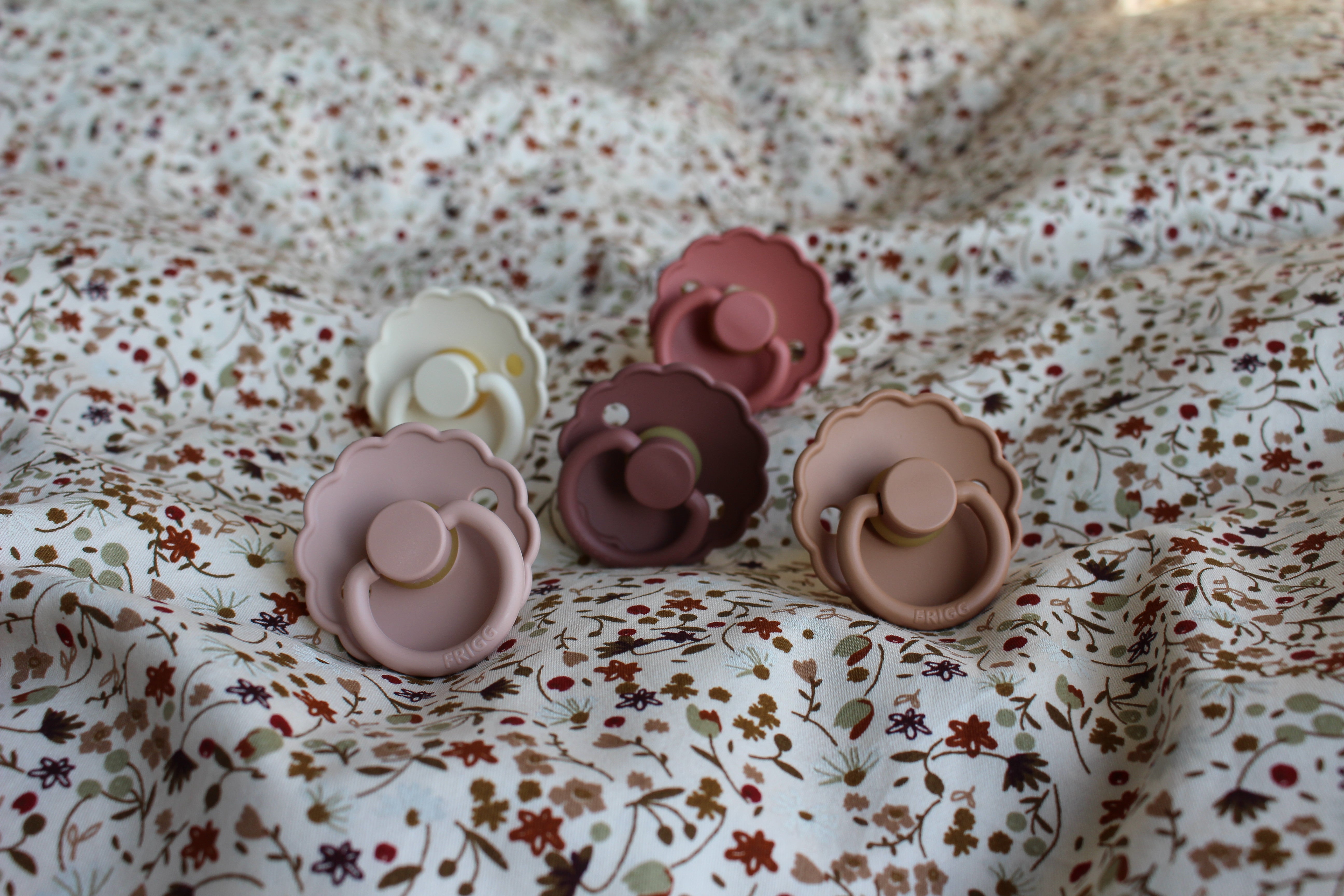 FRIGG Daisy Sut Latex Cream Str. 2