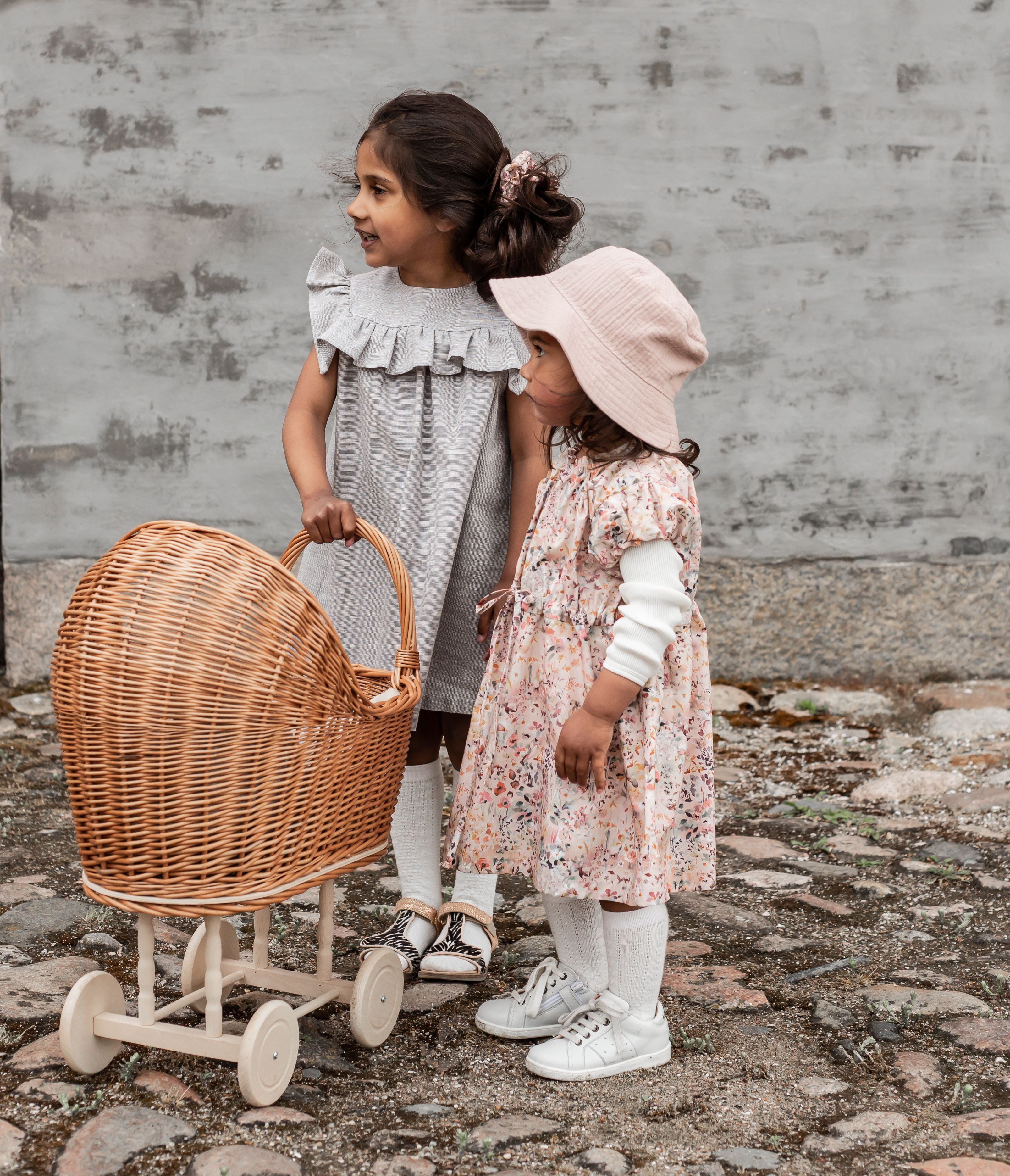 Huttelihut Solhat Liberty Felda Rose