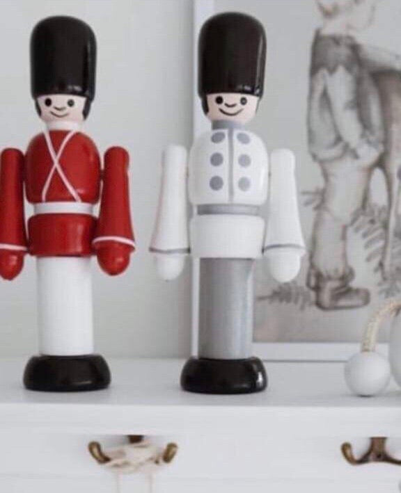 Kongelig Garder Hvid - Ella & Frederik