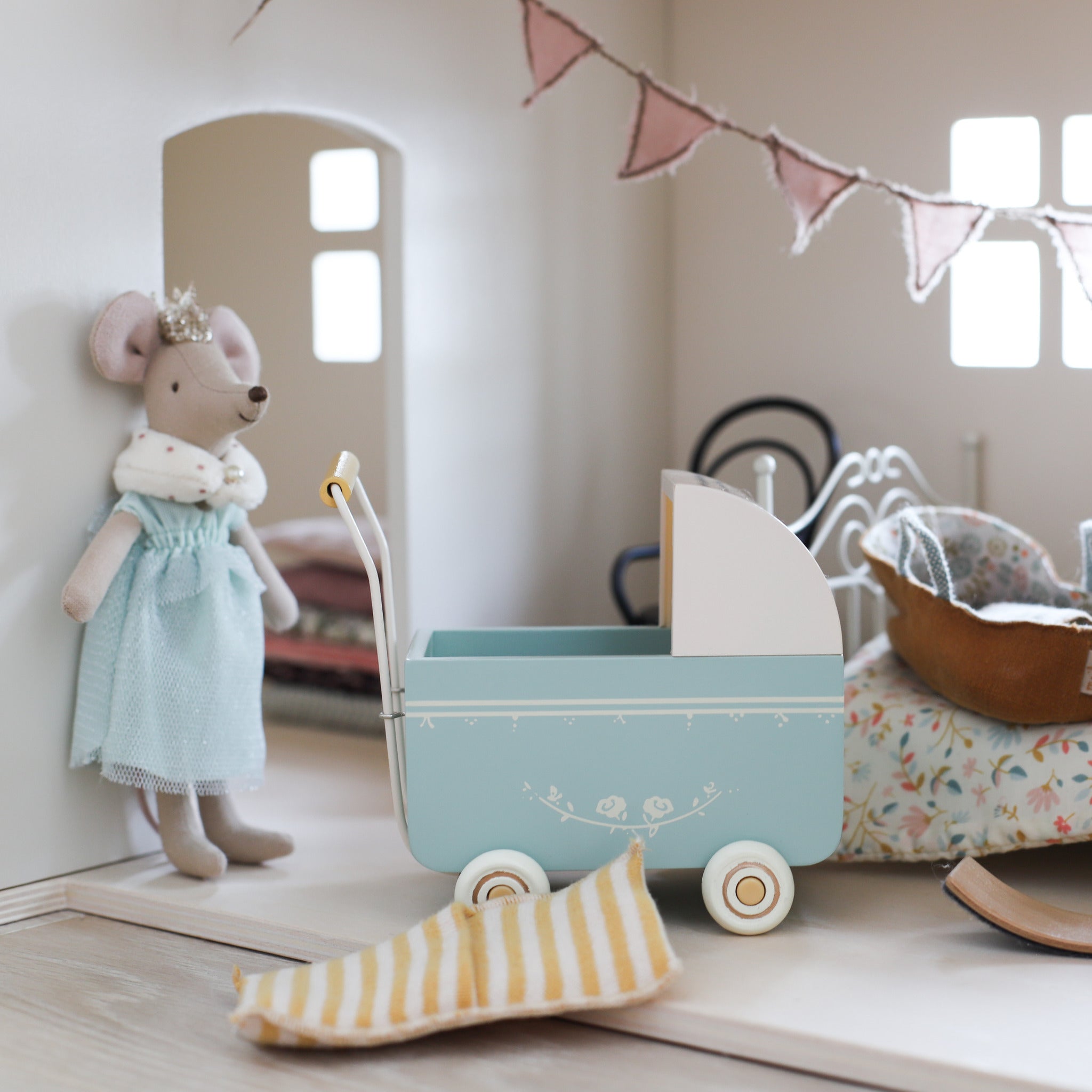 Maileg Vintage Stol med Armlæn, Mini