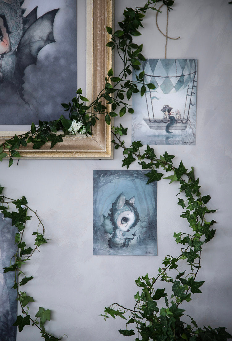 Mr Tom & Flyvebåden Plakater 18x24 cm - Mrs. Mighetto