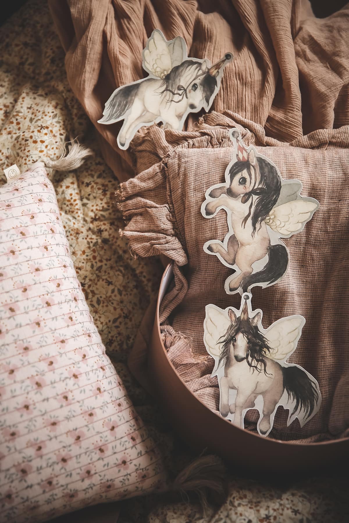 Paper Friends Flying Ponies - Mrs. Mighetto