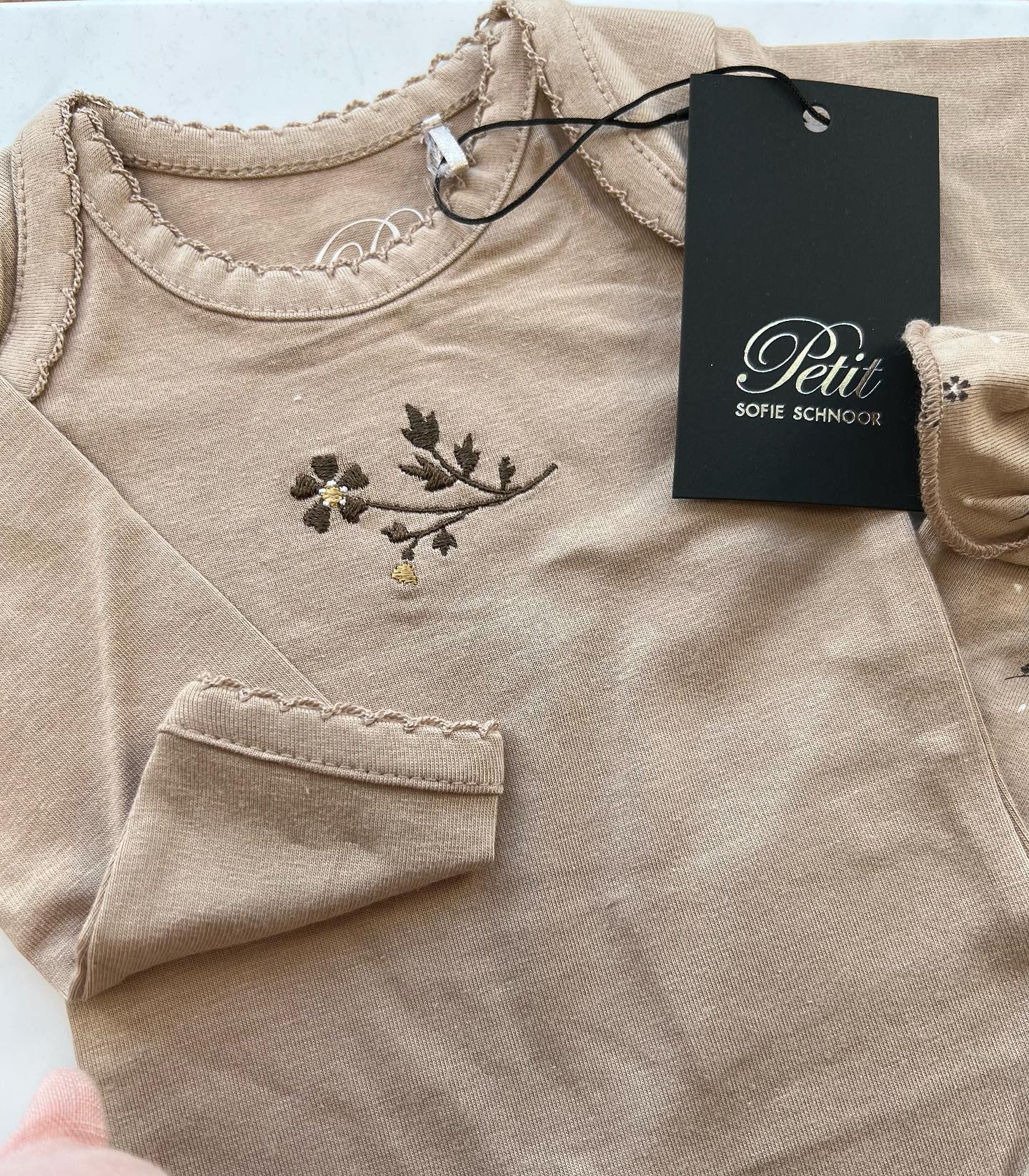 Petit By Sofie Schnoor Body Beige med Blomster