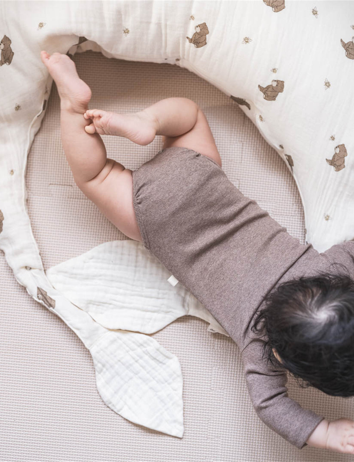 That´s Mine Moon - Nursing Pillow - Bees and Bears