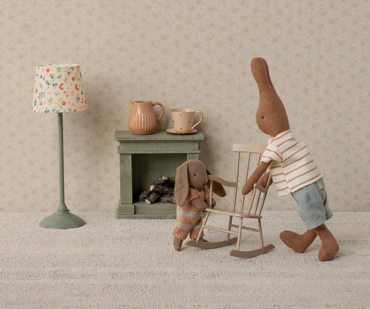 Maileg Gyngestol, Miniature – Mørk Sand