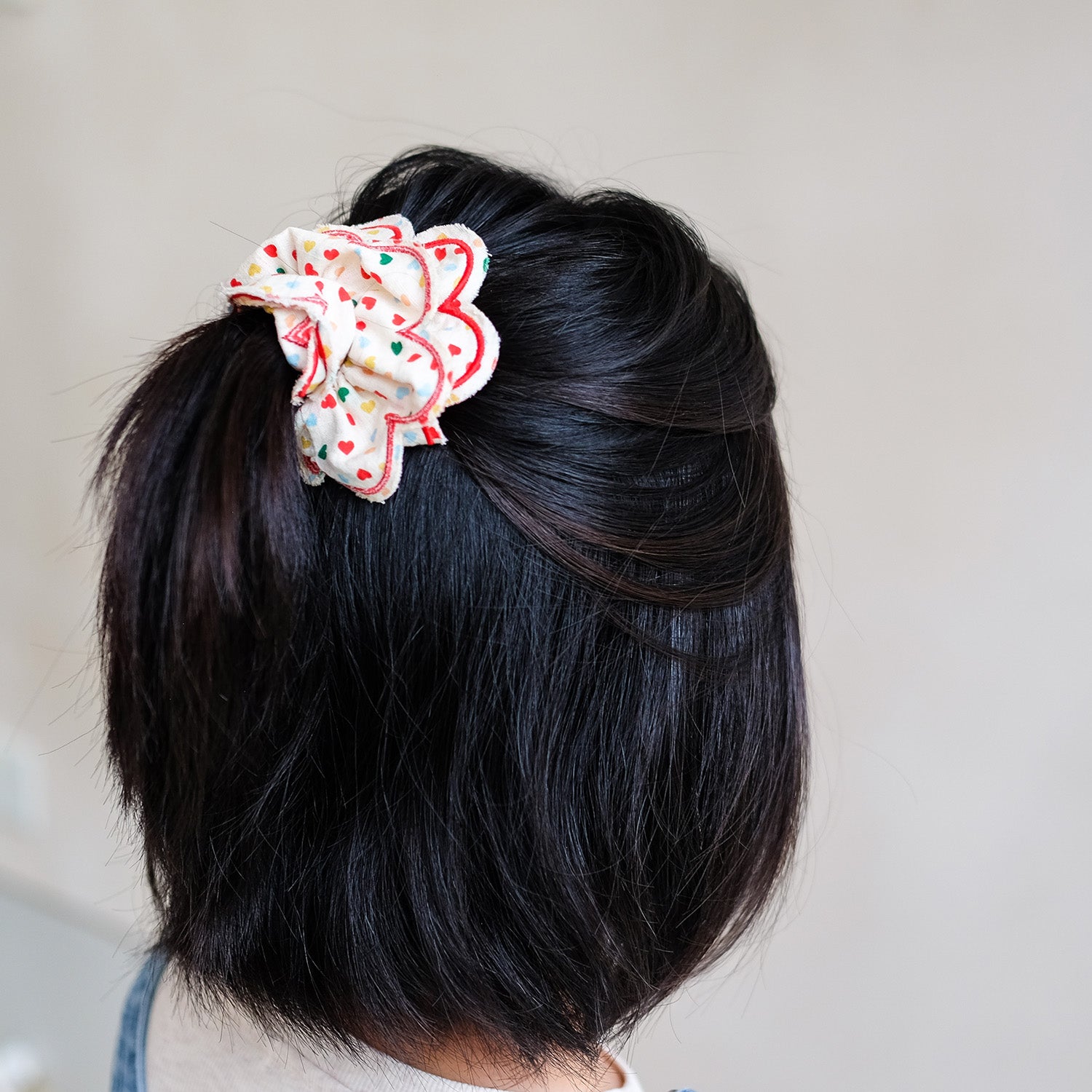 Mimi & Lula Scrunchie - Scalloped Heartbeam
