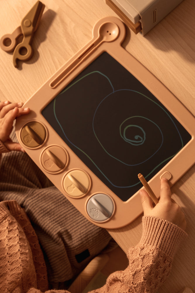 Liewood Venzora LCD Tegnetavle med stempler -  Dove blue multi