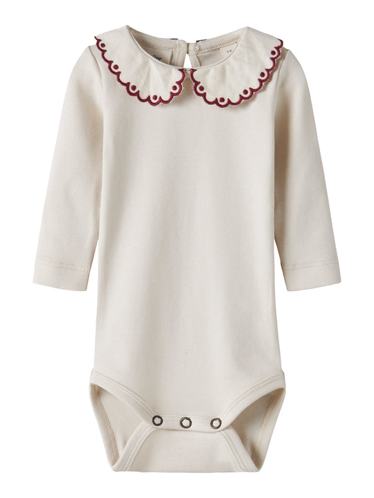 Lil' Atelier Fundo – Lia LS Slim Body - Turtledove / Biking Red