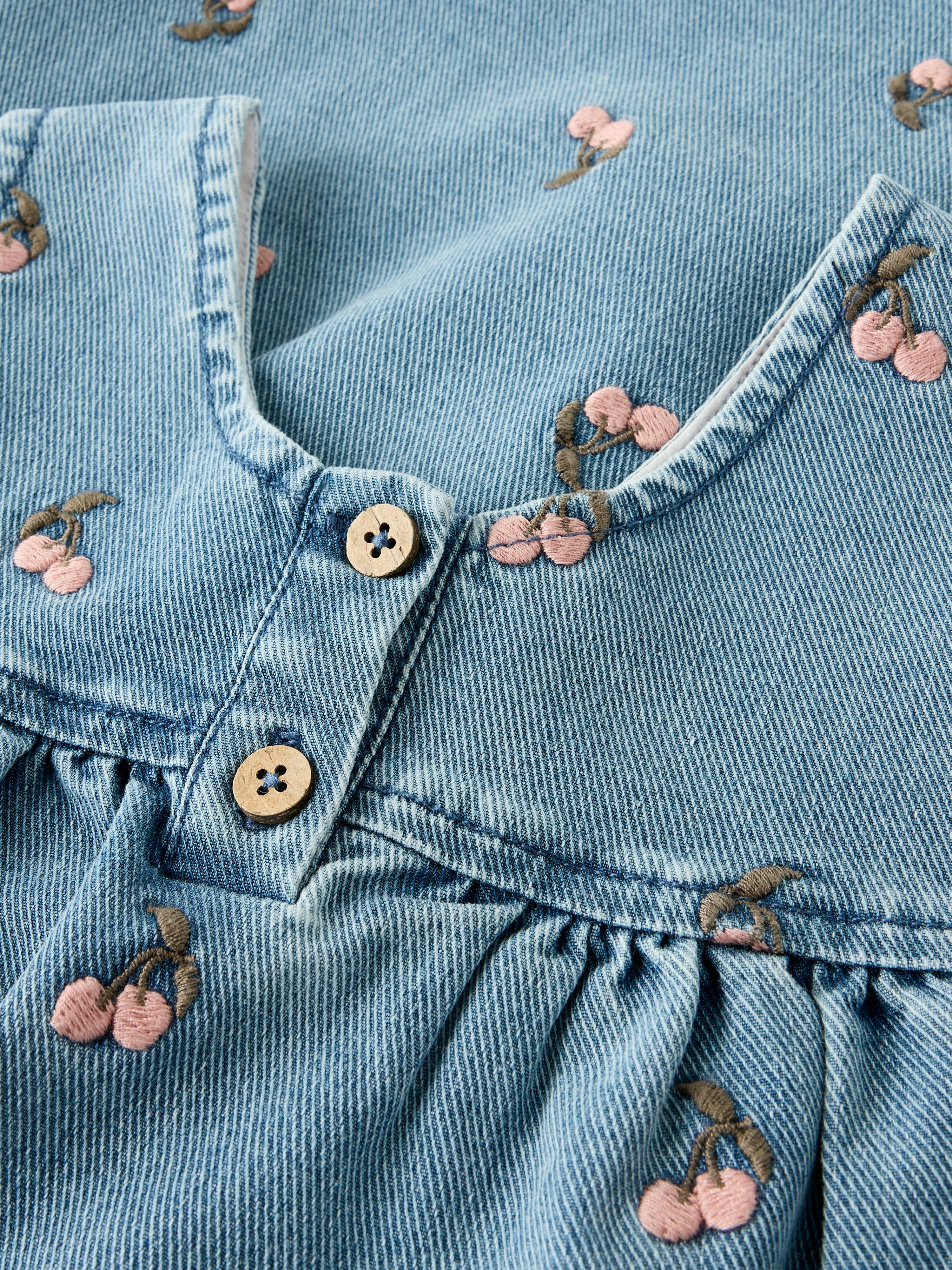 Lil Atelier Deva Loose Emb Spencer - Medium Blue Denim/Cherry