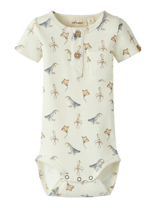 Lil Atelier Lavo Esi SS Slim Body - Coconut Milk/Sea Animals