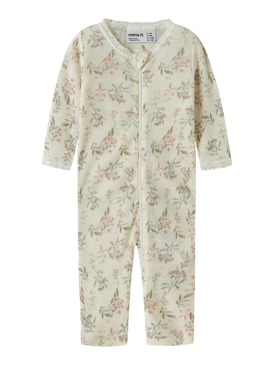 Name It Wang - Wool Needle Nightsuit - Snow White / Flowers + Leafs