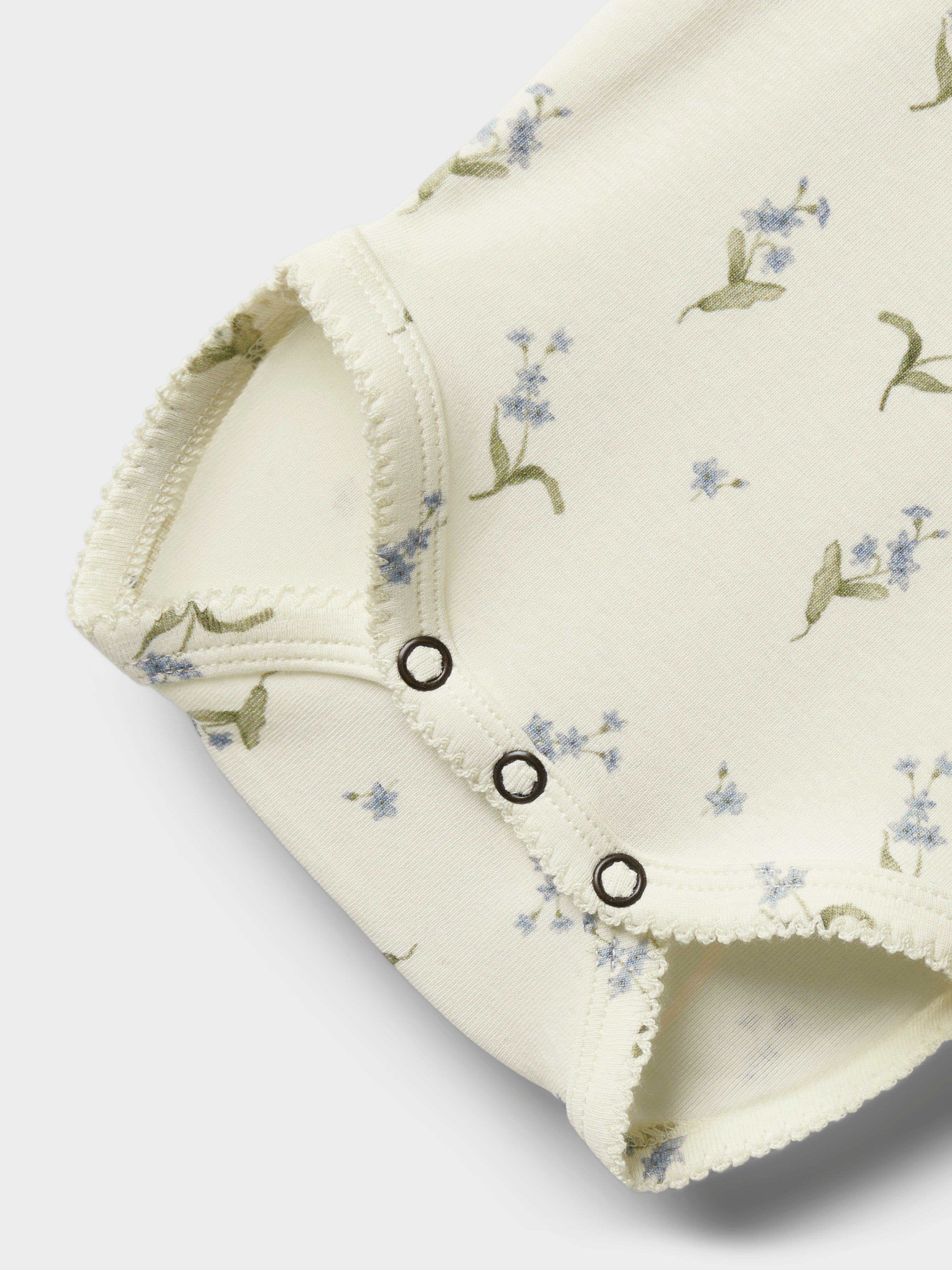 Lil Atelier Gayo Sig SS Body - Coconut Milk/Forget me not