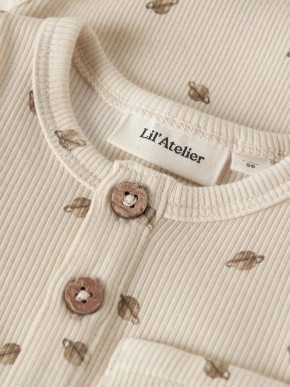 Lil Atelier Lavo - Eno LS Slim Body - Turtledove/Planets