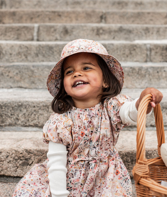 Huttelihut Solhat Liberty Felda Rose